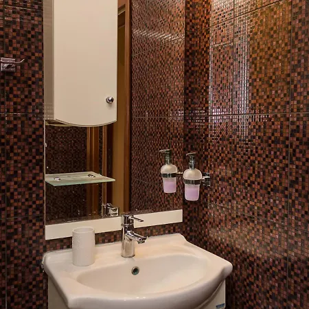 Gem 2bd Flat With Sunny Balcony By Flat Mаnager * Warna