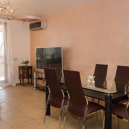 Gem 2bd Flat With Sunny Balcony By Flat Mаnager Apartman Várna